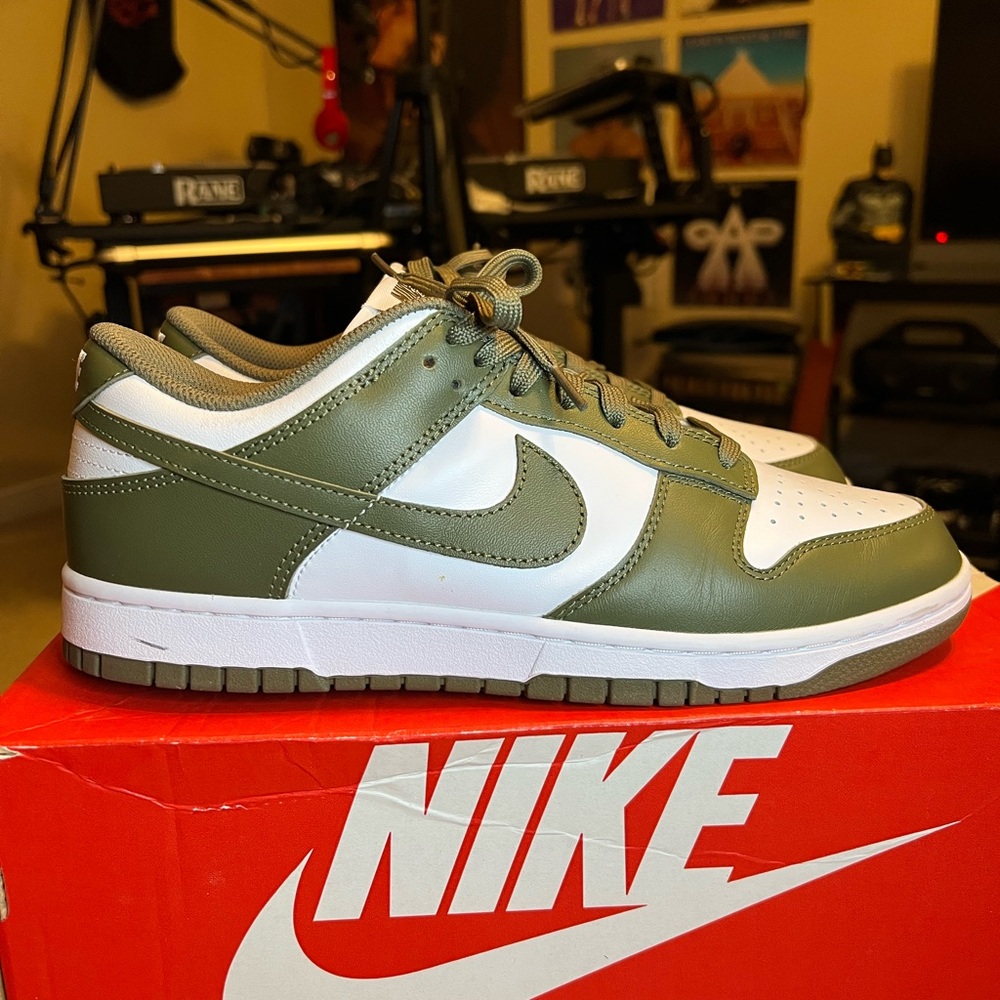 Nike Dunk Olive 
Attention: Women’s 11/Mens 9.5